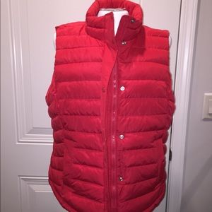 Gap red vest XL
